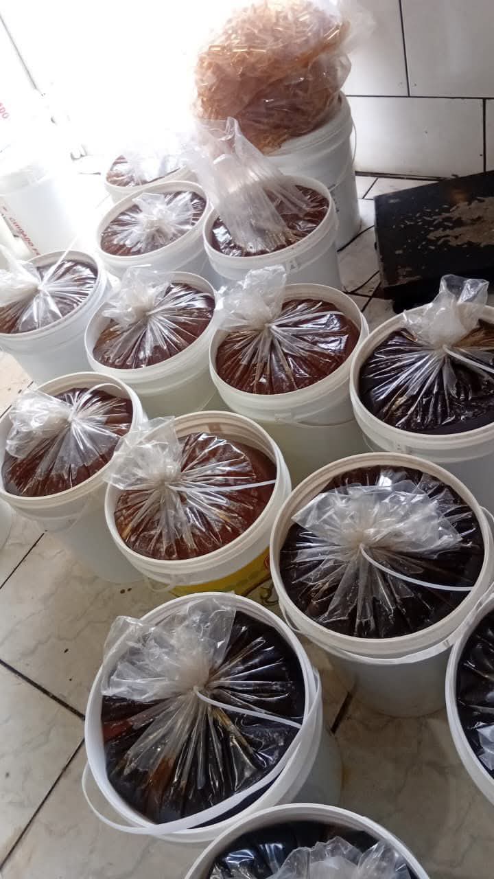 Baldes de mel puro 28 kg Marques Honey